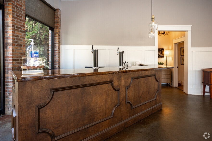 More Photos Of 9133 Hunter Valley Ln, Knoxville Sports And Entertainment For Sale