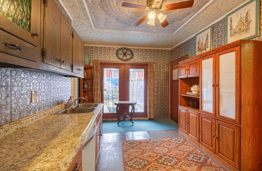 More Photos Of 28 Woodstock Ave, Putnam Specialty For Sale