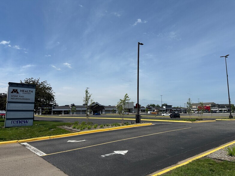 More Photos Of 1715-1749 Beam Ave, Maplewood Unknown For Lease