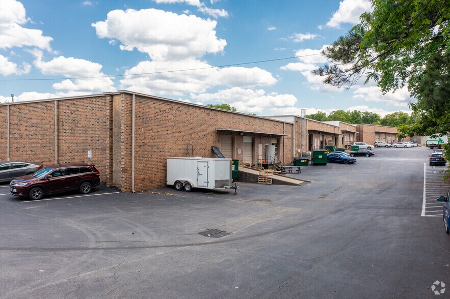 More Photos Of 1426 Chattahoochee Ave NW, Atlanta Warehouse For Lease