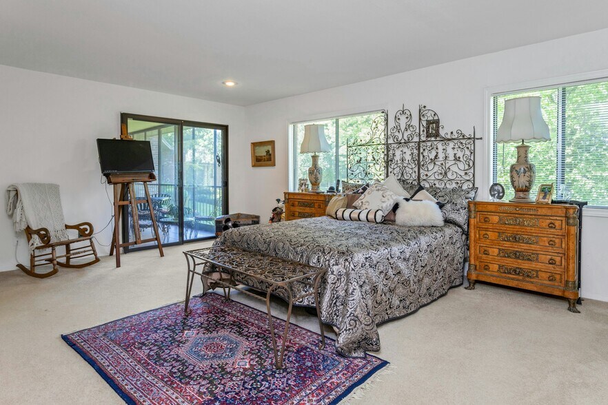 More Photos Of 1038-1056 Main St S, Woodbury Apartments For Sale