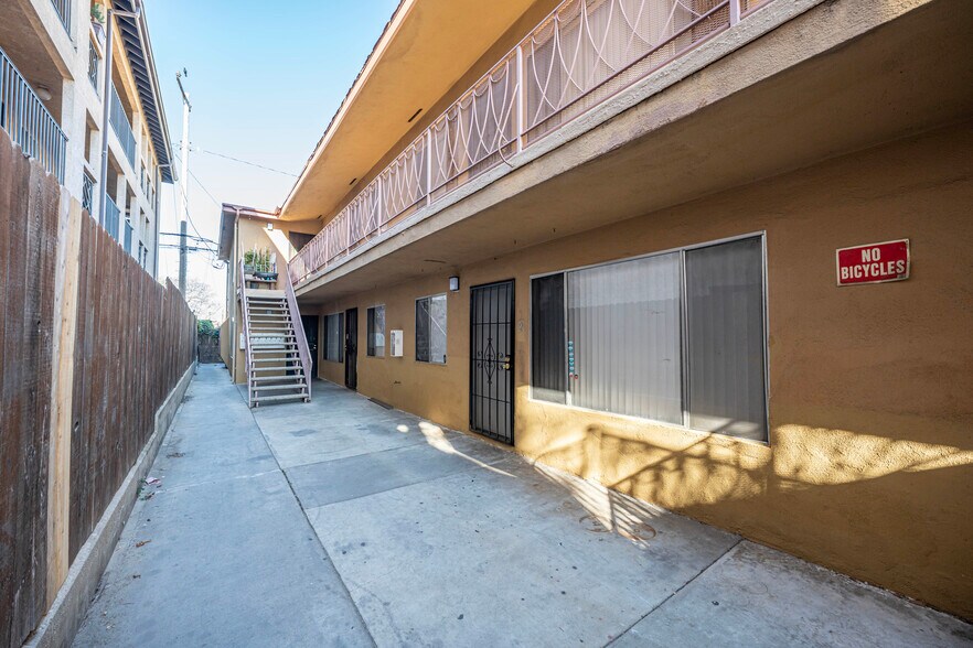 More Photos Of 1033 Orizaba Ave, Long Beach Apartments For Sale