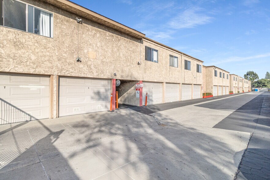 More Photos Of 16818 Downey Ave, Paramount Apartments For Sale