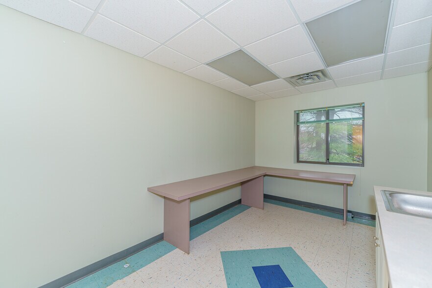 More Photos Of 961-963 State Route 146, Clifton Park Medical For Lease