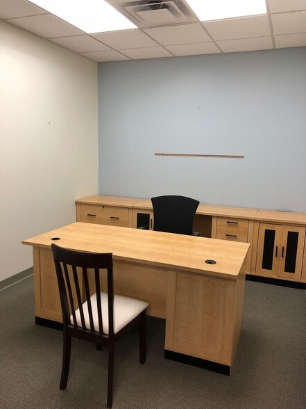 More Photos Of 2433 Oak Valley Dr, Ann Arbor Medical For Sale