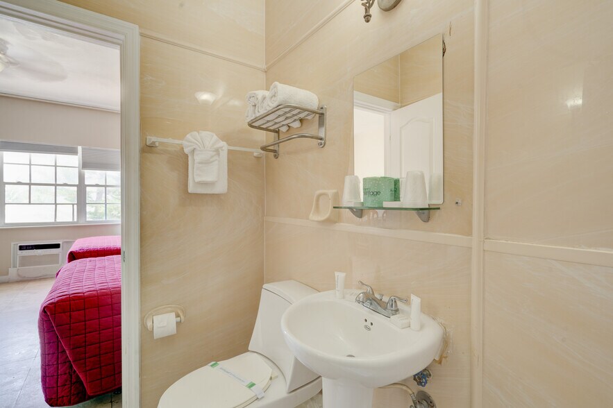 More Photos Of 1680 James Ave, Miami Beach Hotel For Sale