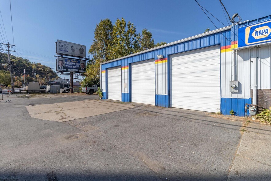 More Photos Of 109 Lodgeville Rd, Bridgeport Auto Repair For Sale