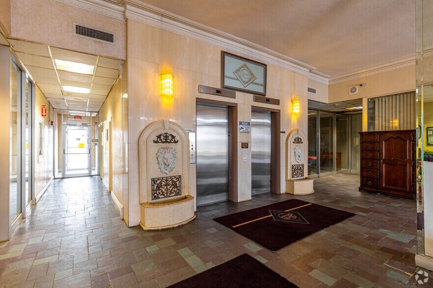 More Photos Of 1617 27th St, Lubbock Apartments For Sale