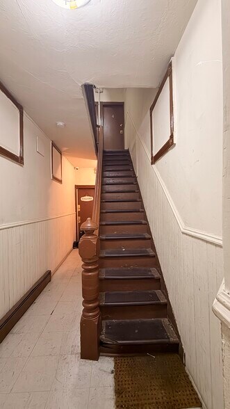 More Photos Of 208 38th St, Union City Apartments For Sale