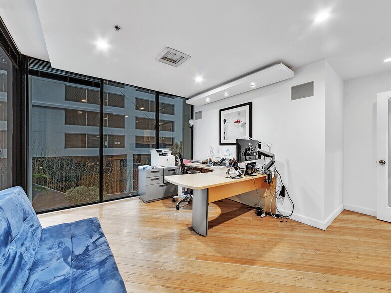 More Photos Of 1110 Brickell Ave, Miami Office For Lease