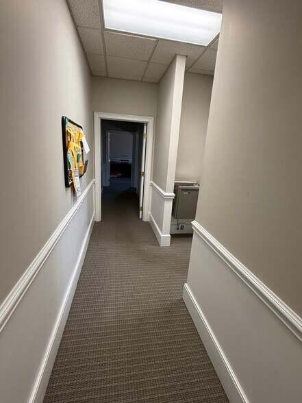 More Photos Of 150 N 9th St, West Columbia Office For Sale