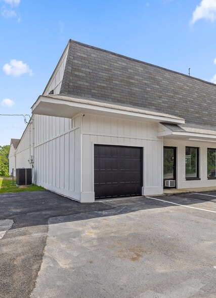 More Photos Of 734 Ashland Ter, Chattanooga Storefront Retail Office For Sale