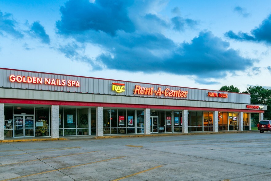 More Photos Of 1307-1355 E Pass Rd, Gulfport Storefront For Lease