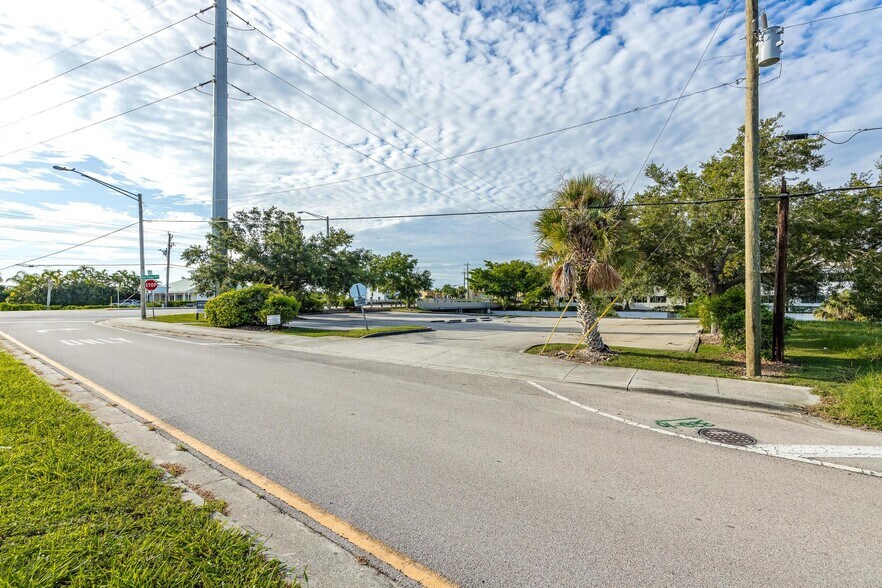 More Photos Of 1532 Shelby Pky, Cape Coral Land For Lease