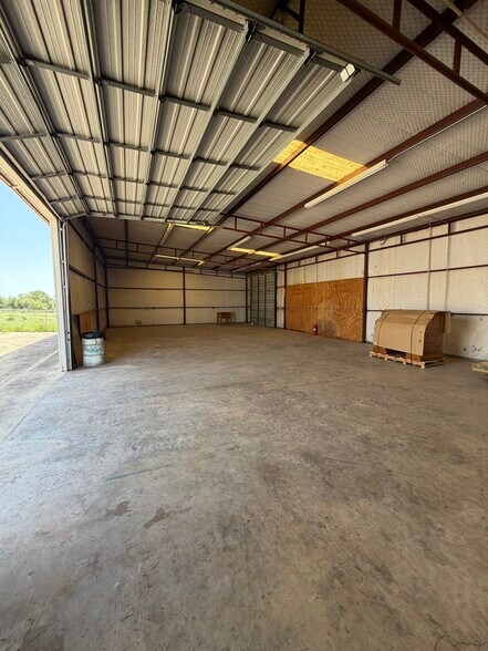 More Photos Of 161 County Road 777, Devine Industrial For Sale