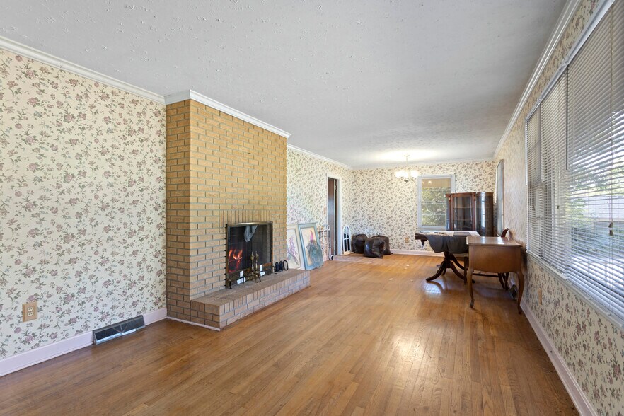 More Photos Of 25 Goodwin Dr, Taylors General Retail For Sale