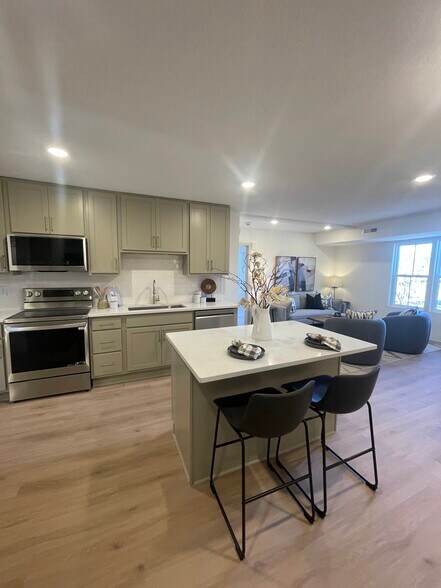 More Photos Of 814 6th St SE, Minneapolis Apartments For Sale