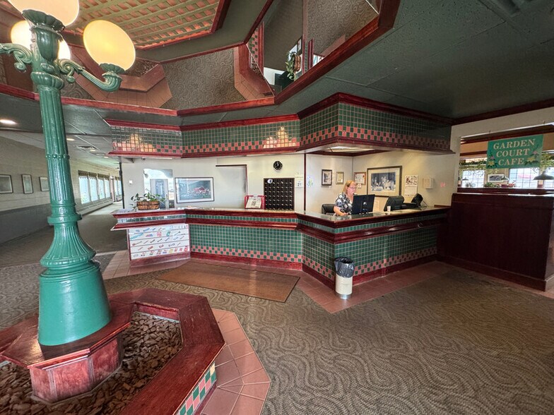More Photos Of 6011 49 St, Barrhead Hotel For Sale