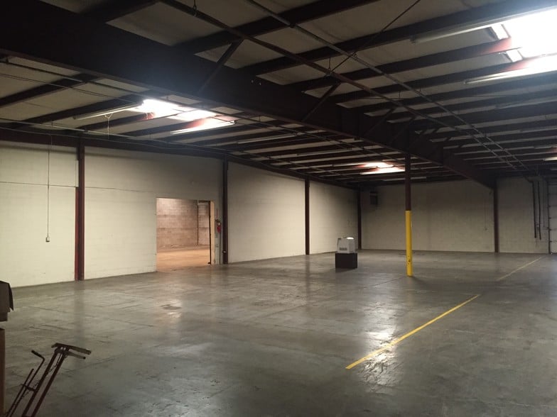 More Photos Of 3021 S High Ave, Oklahoma City Warehouse For Sale