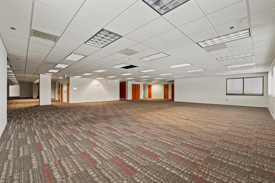 More Photos Of 3 Crowne Point Ct, Sharonville Office For Sale