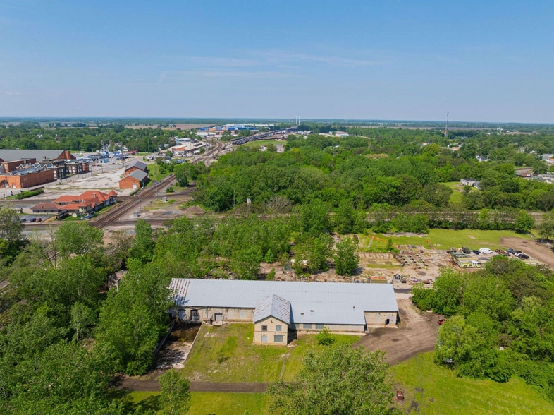 More Photos Of 311 Rose Ave, Marion Warehouse For Sale