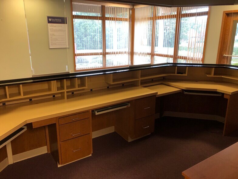 More Photos Of 1510 Cornwall Rd, Lebanon Medical For Sale