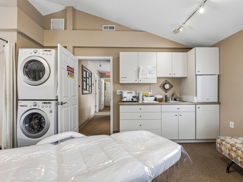 More Photos Of 2 Herman Avenue Ext, Asheville Office For Sale