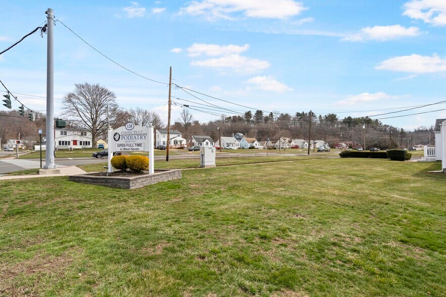 More Photos Of 128 Saltonstall Pky, East Haven Medical For Sale