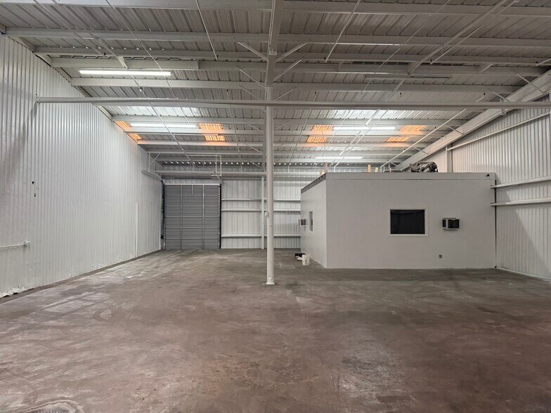 More Photos Of 3811 University Blvd W, Jacksonville Unknown For Lease