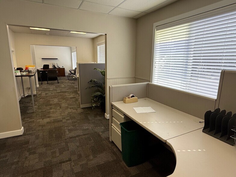 More Photos Of 609 E Madison Ave, Des Moines Office For Lease