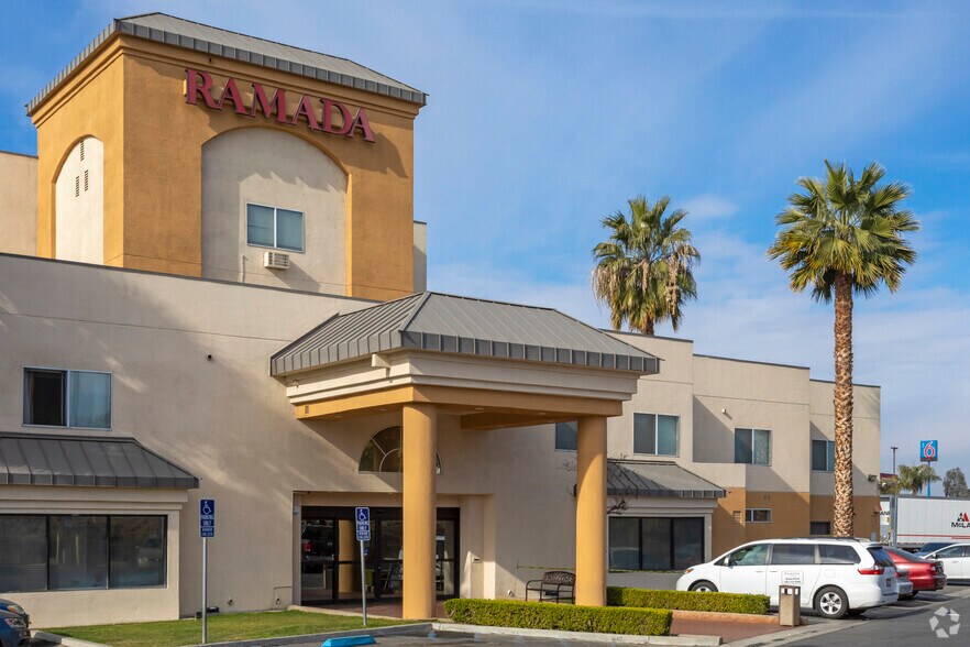 More Photos Of 828 Real Rd, Bakersfield Hotel For Sale