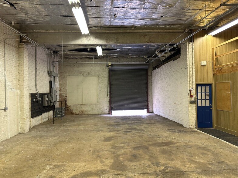 More Photos Of 119-121 S 15th St, Newark Manufacturing For Lease