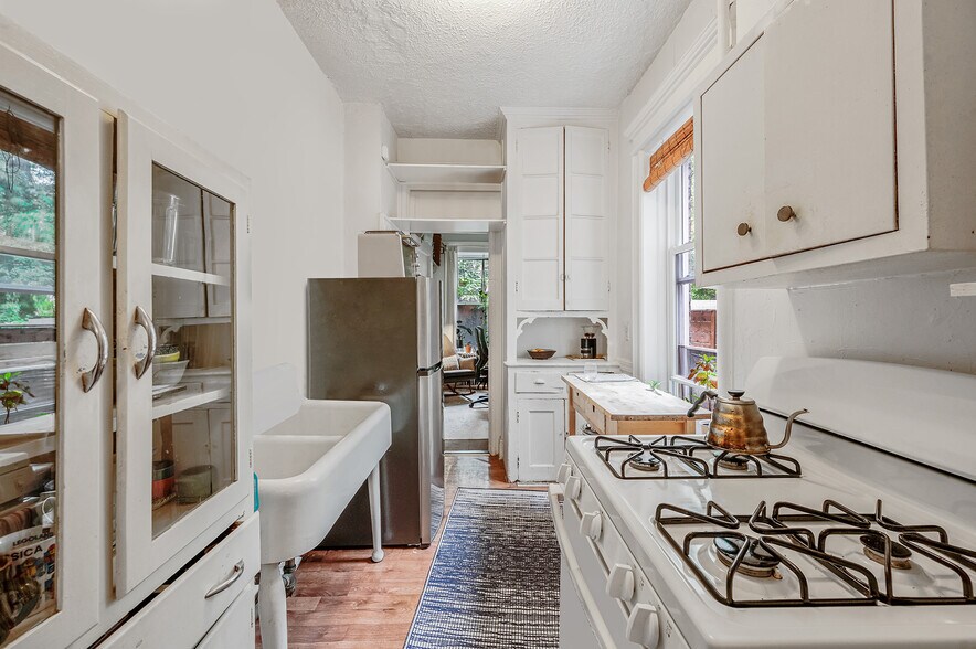 More Photos Of 542 Bergen St, Brooklyn Apartments For Sale
