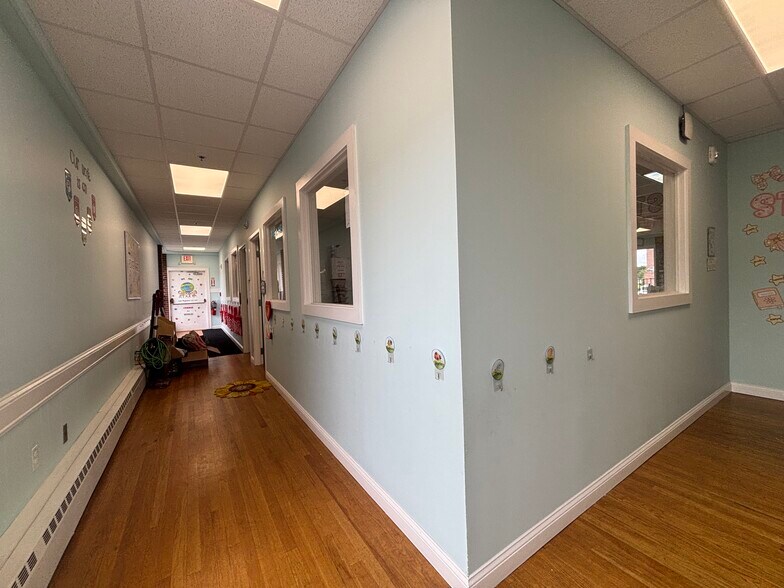 More Photos Of 41 Wendell Ave, Pittsfield Specialty For Sale