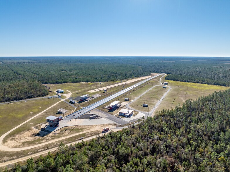 More Photos Of 21281 NW Apache Rd, Fountain Racetrack For Sale