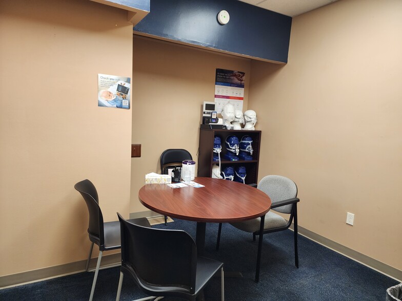 More Photos Of 405 Chestnut St, Atlantic Storefront For Sale