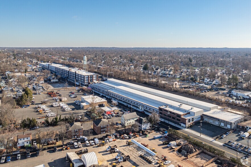 More Photos Of 1309-1645 W Front St, Plainfield Manufacturing For Lease