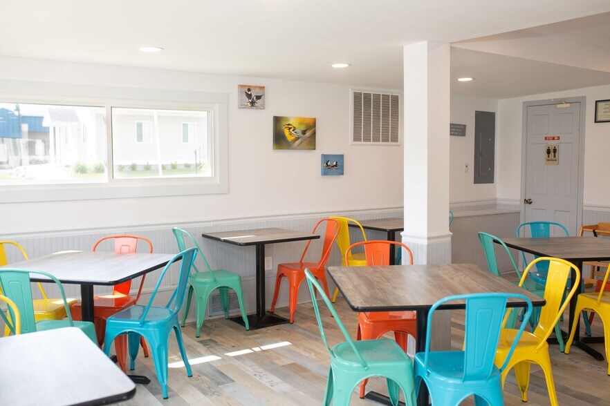 More Photos Of 42 W Spring St, Port Austin General Retail For Lease