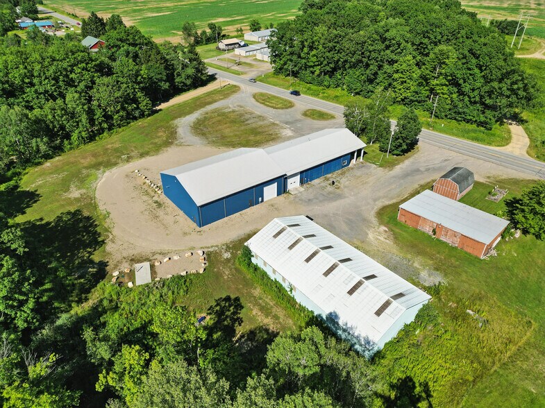 More Photos Of 4487 Sr 8, Titusville Showroom For Sale