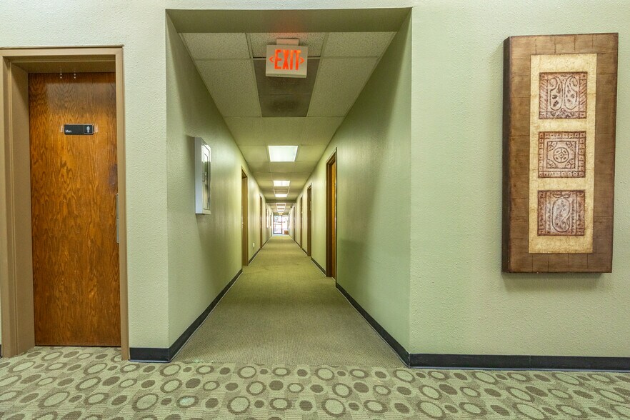 More Photos Of 1603 E 19th St, Edmond Coworking Space