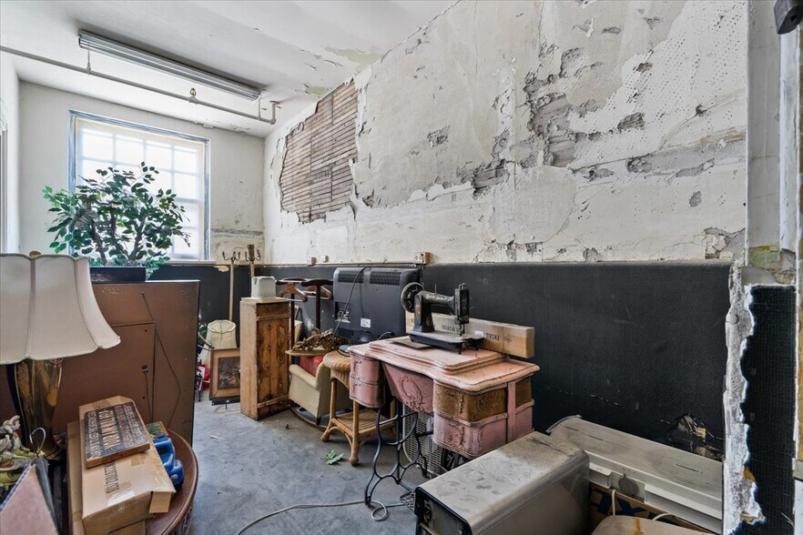 More Photos Of 99 Sather Field Rd, Silverton Lodge Meeting Hall For Sale