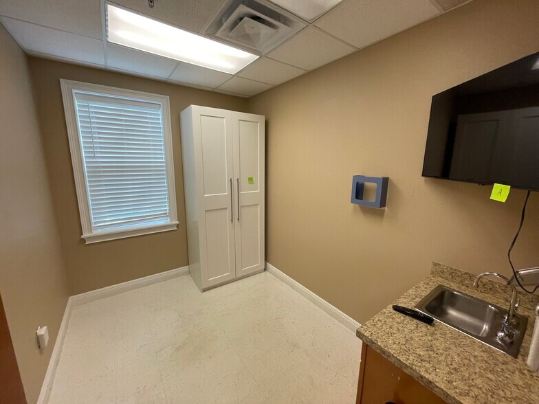 More Photos Of 733-771 Highway 466, Lady Lake Medical For Lease