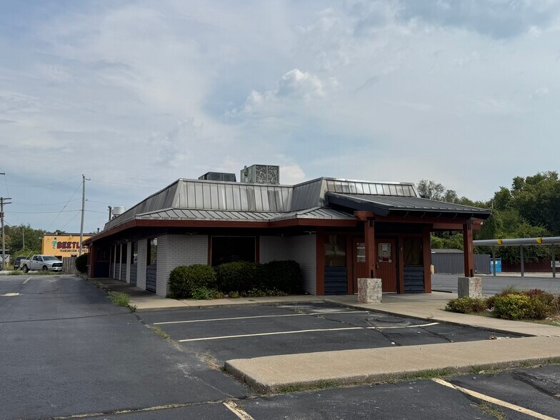 More Photos Of 1640 N Glenstone Ave, Springfield General Retail For Lease