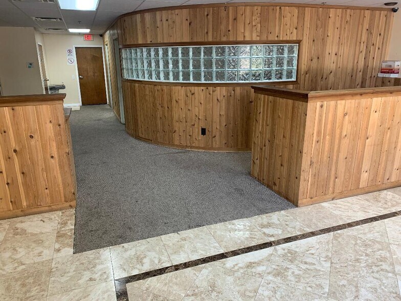 More Photos Of 4050 Westgate Ave, West Palm Beach Showroom For Lease