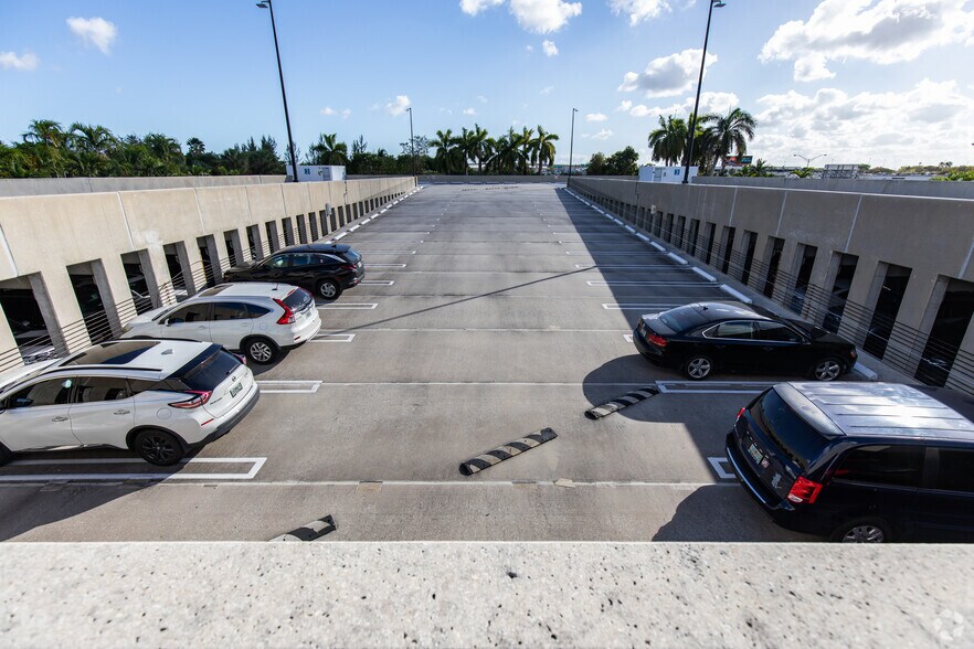 More Photos Of 7200 Corporate Center Dr, Miami Unknown For Lease