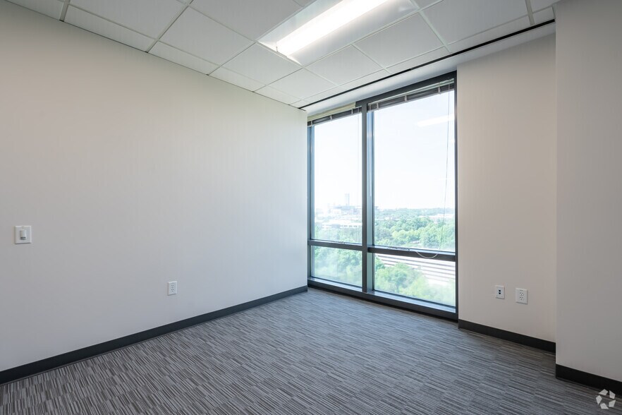 More Photos Of 1300 Parkwood Cir SE, Atlanta Office For Sale