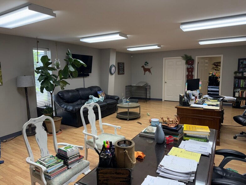 More Photos Of 129 Macarthur Ct, Nicholasville Warehouse For Lease