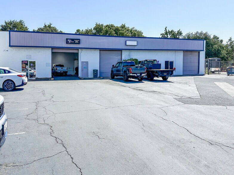 More Photos Of 801 Davis St, Vacaville Warehouse For Lease