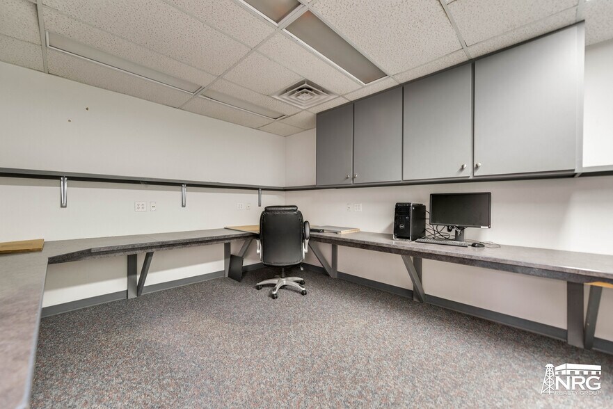 More Photos Of 10325 Younger Rd, Midland Loft Creative Space For Lease