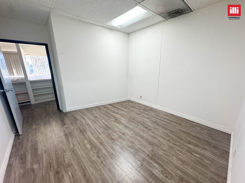 More Photos Of 7136 Haskell Ave, Van Nuys Office For Lease